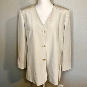 Talbots petites 100% silk 3 button collarless cream color lined blazer size 16P